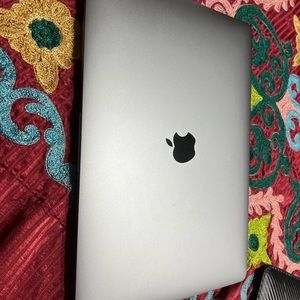 Macbook pro touchbar and id 13 inch laptop